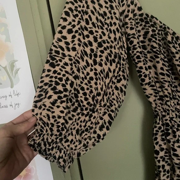 Billabong Womens Riviera Mini Dress Sz Small Tan Black Animal Print 3/4 Sleeve - Picture 4 of 6